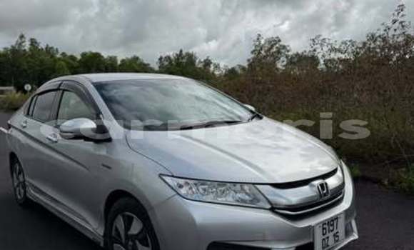Buy Used Honda Grace Other Car in Mahébourg in Grand Port District Buy Used Honda Grace Other Car in Mahébourg in Grand Port District