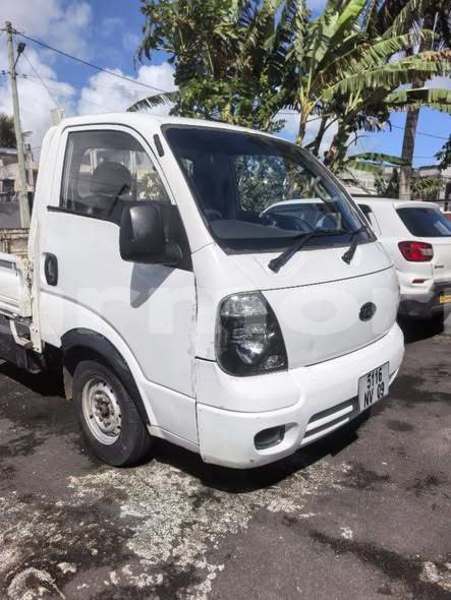 Big with watermark toyota hiace moka moka 8141