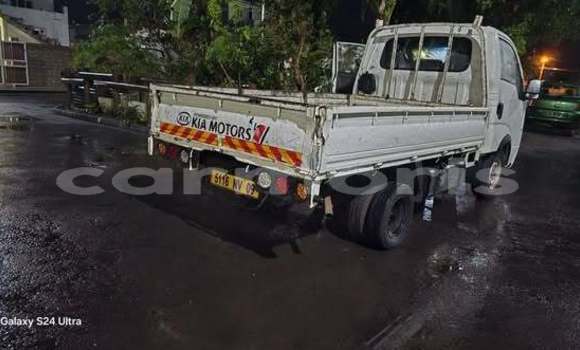 Buy Used Toyota Hiace Other Car in Moka in Moka Buy Used Toyota Hiace Other Car in Moka in Moka