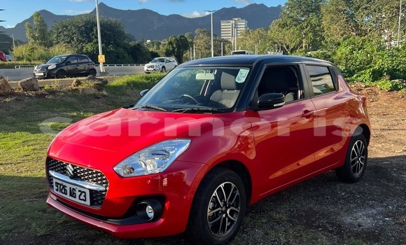 Buy Used Suzuki Swift Red Car in Curepipe in Plaines Wilhems District