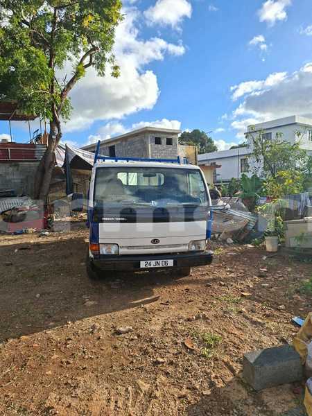 Big with watermark nissan ud port louis district port louis 8148