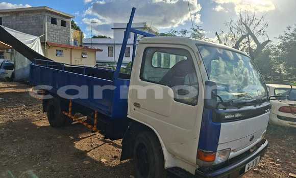Acheter Occasion Utilitaire Nissan UD Bleu à Port Louis, Port Louis District Acheter Occasion Utilitaire Nissan UD Bleu à Port Louis, Port Louis District