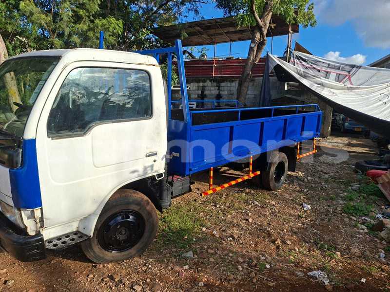 Big with watermark nissan ud port louis district port louis 8148