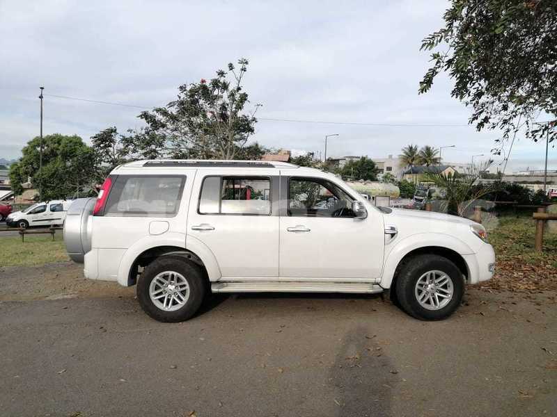 Big with watermark ford everest plaines wilhems district quatre bornes 8154