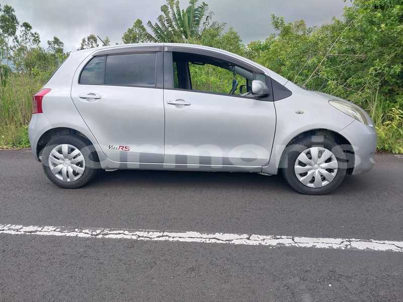 Big with watermark toyota vitz port louis district port louis 8156