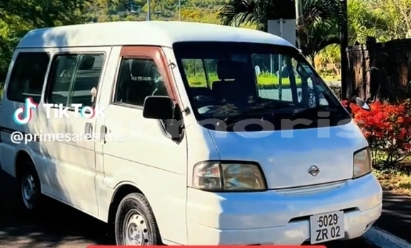 Buy Used Nissan Vanette White Car in Port Louis in Port Louis District