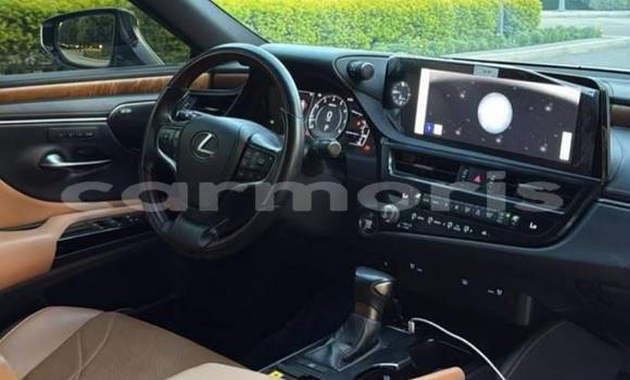 Buy Used Lexus ES White Car in Bel Ombre in Savanne Buy Used Lexus ES White Car in Bel Ombre in Savanne