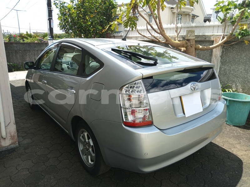 Big with watermark toyota prius plaines wilhems district quatre bornes 8183
