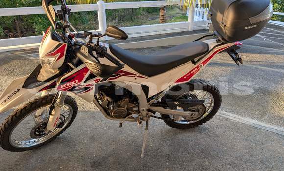 Buy Used Lifan HUNTAWAY White Bike in Grand Baie–Montagne Goyaves in Rodrigues