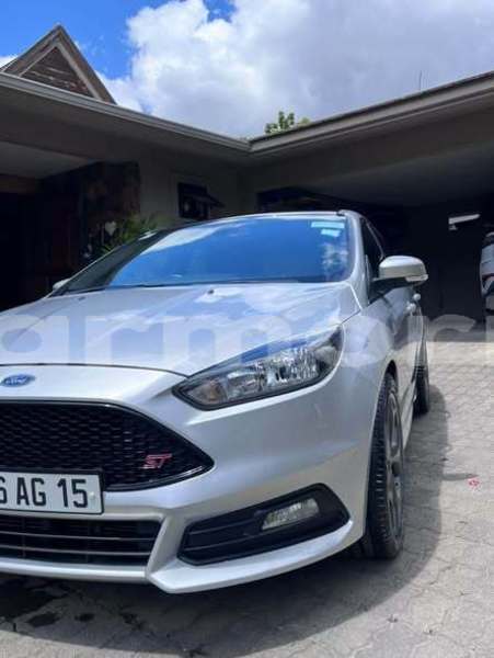 Big with watermark ford focus black river district tamarin 8194