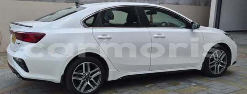 Big with watermark kia cadenza black river district tamarin 8195