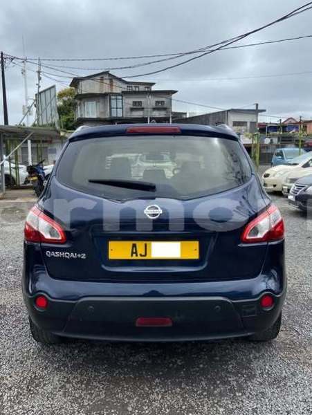Big with watermark nissan qashqai black river district tamarin 8204