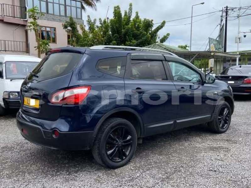 Big with watermark nissan qashqai black river district tamarin 8204