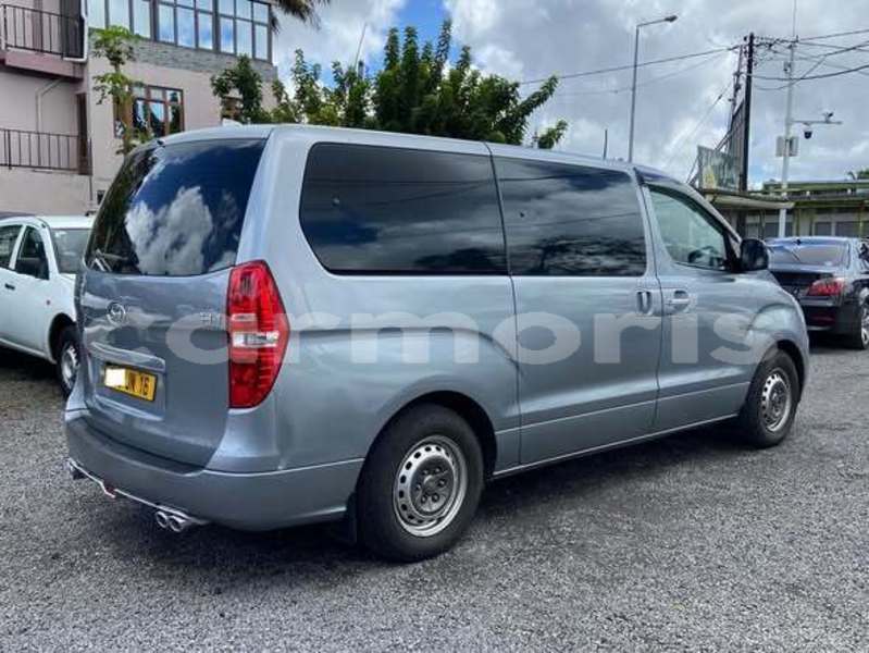 Big with watermark hyundai h1 black river district tamarin 8208