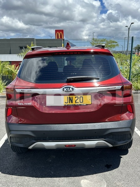 Big with watermark kia carens plaines wilhems district vacoas phoenix 8219