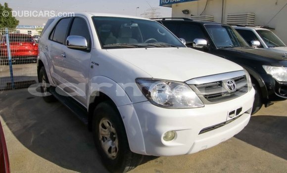 Buy Import Toyota Fortuner White Car in Import - Dubai in Agalega Islands Buy Import Toyota Fortuner White Car in Import - Dubai in Agalega Islands