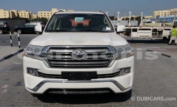 Buy Import Toyota Land Cruiser White Car in Import - Dubai in Agalega Islands Buy Import Toyota Land Cruiser White Car in Import - Dubai in Agalega Islands