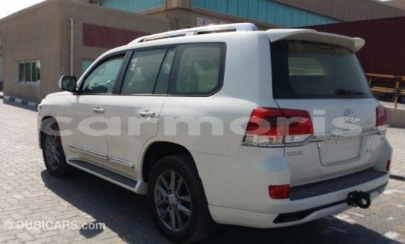 Buy Import Toyota Land Cruiser White Car in Import - Dubai in Agalega Islands Buy Import Toyota Land Cruiser White Car in Import - Dubai in Agalega Islands