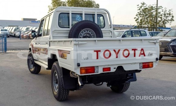 Acheter Import Voiture Toyota Pickup Blanc à Import - Dubai, Îles Agalega Acheter Import Voiture Toyota Pickup Blanc à Import - Dubai, Îles Agalega