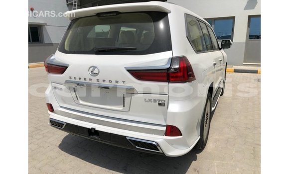Acheter Import Voiture Lexus LX Blanc à Import - Dubai, Îles Agalega Acheter Import Voiture Lexus LX Blanc à Import - Dubai, Îles Agalega