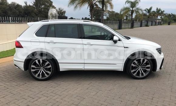 Buy Used Volkswagen Tiguan White Car in Arsenal in Pamplemousses District Buy Used Volkswagen Tiguan White Car in Arsenal in Pamplemousses District