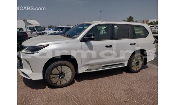 Acheter Import Voiture Lexus LX Blanc à Import - Dubai, Îles Agalega Acheter Import Voiture Lexus LX Blanc à Import - Dubai, Îles Agalega