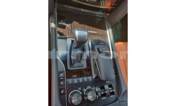 Acheter Import Voiture Lexus LX Blanc à Import - Dubai, Îles Agalega Acheter Import Voiture Lexus LX Blanc à Import - Dubai, Îles Agalega