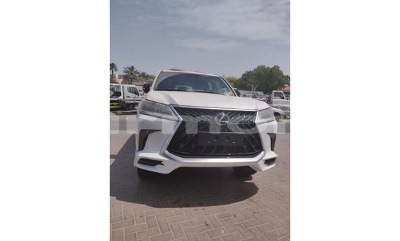 Acheter Import Voiture Lexus LX Blanc à Import - Dubai, Îles Agalega Acheter Import Voiture Lexus LX Blanc à Import - Dubai, Îles Agalega
