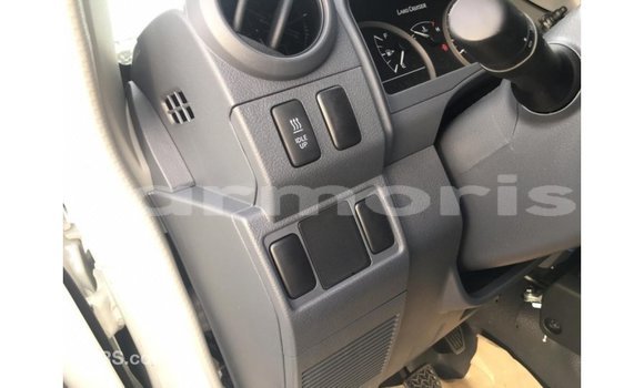 Buy Import Toyota Land Cruiser White Car in Import - Dubai in Agalega Islands Buy Import Toyota Land Cruiser White Car in Import - Dubai in Agalega Islands