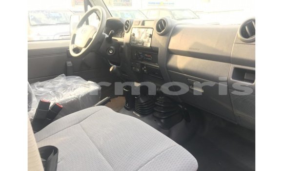 Buy Import Toyota Land Cruiser White Car in Import - Dubai in Agalega Islands Buy Import Toyota Land Cruiser White Car in Import - Dubai in Agalega Islands