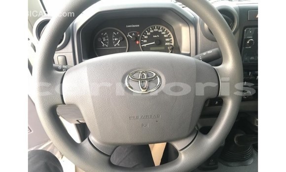 Buy Import Toyota Land Cruiser White Car in Import - Dubai in Agalega Islands Buy Import Toyota Land Cruiser White Car in Import - Dubai in Agalega Islands