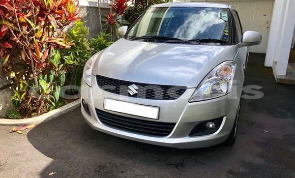 Buy Used Suzuki Swift Silver Car in Quatre Bornes in Plaines Wilhems District